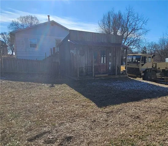 $269,900 | 104 West Cedar Street, Waverly, MO 64096