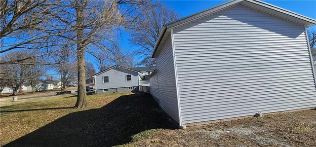 $269,900 | 104 West Cedar Street, Waverly, MO 64096