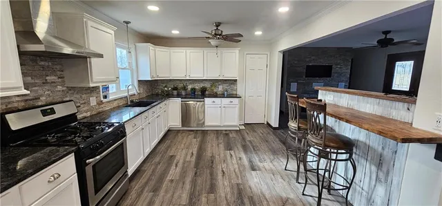 $269,900 | 104 West Cedar Street, Waverly, MO 64096