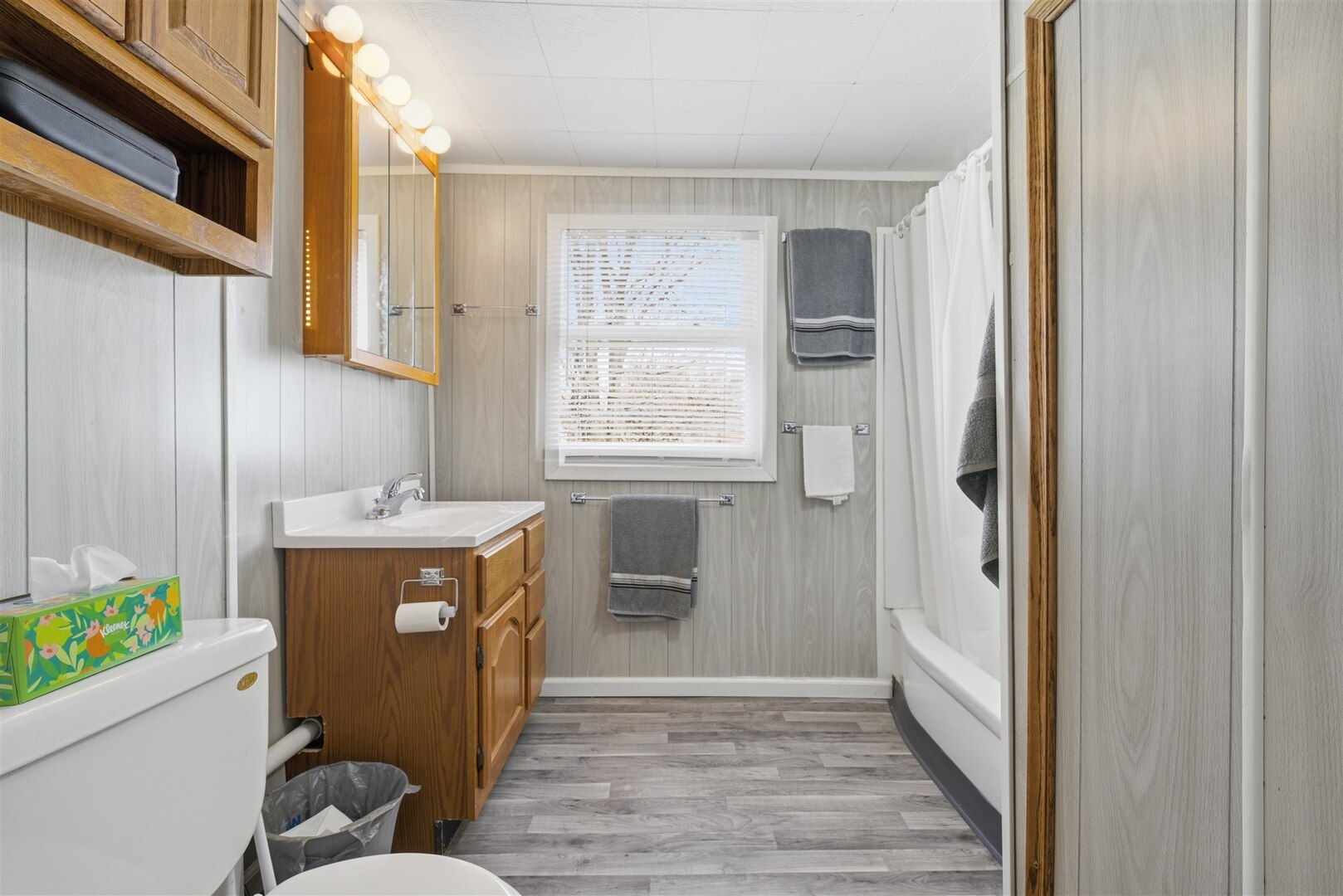 603 West Chestnut Street Bloomington, IL 61701 - Photo 21 of 24 a view of hallway with washer and dryer