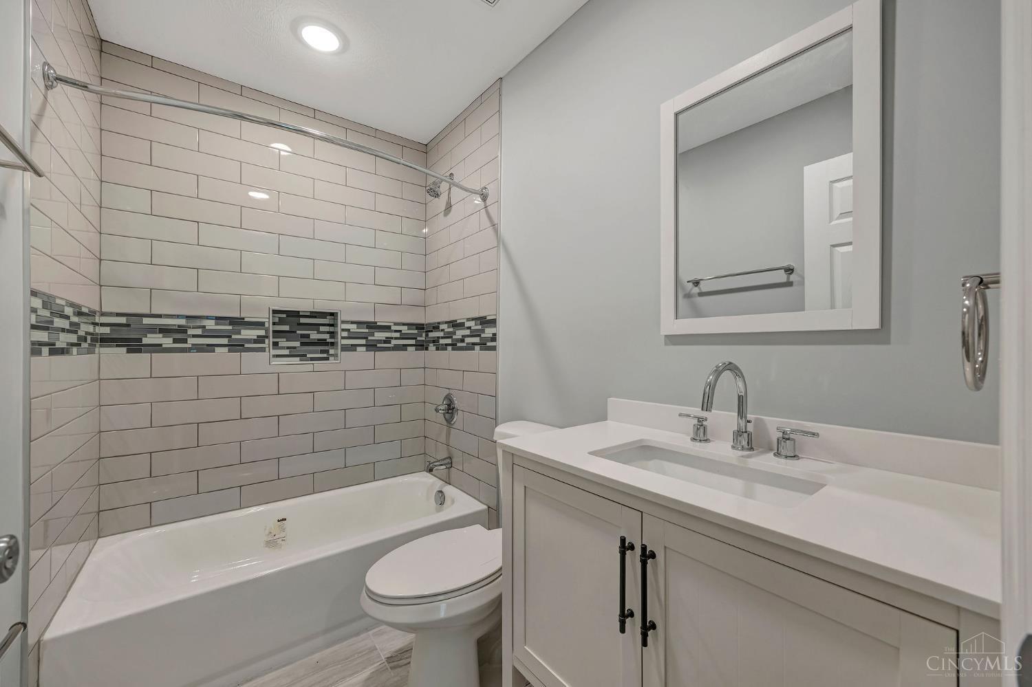 5143 Camargo Road Cincinnati, OH 45227 - Photo 28 of 49