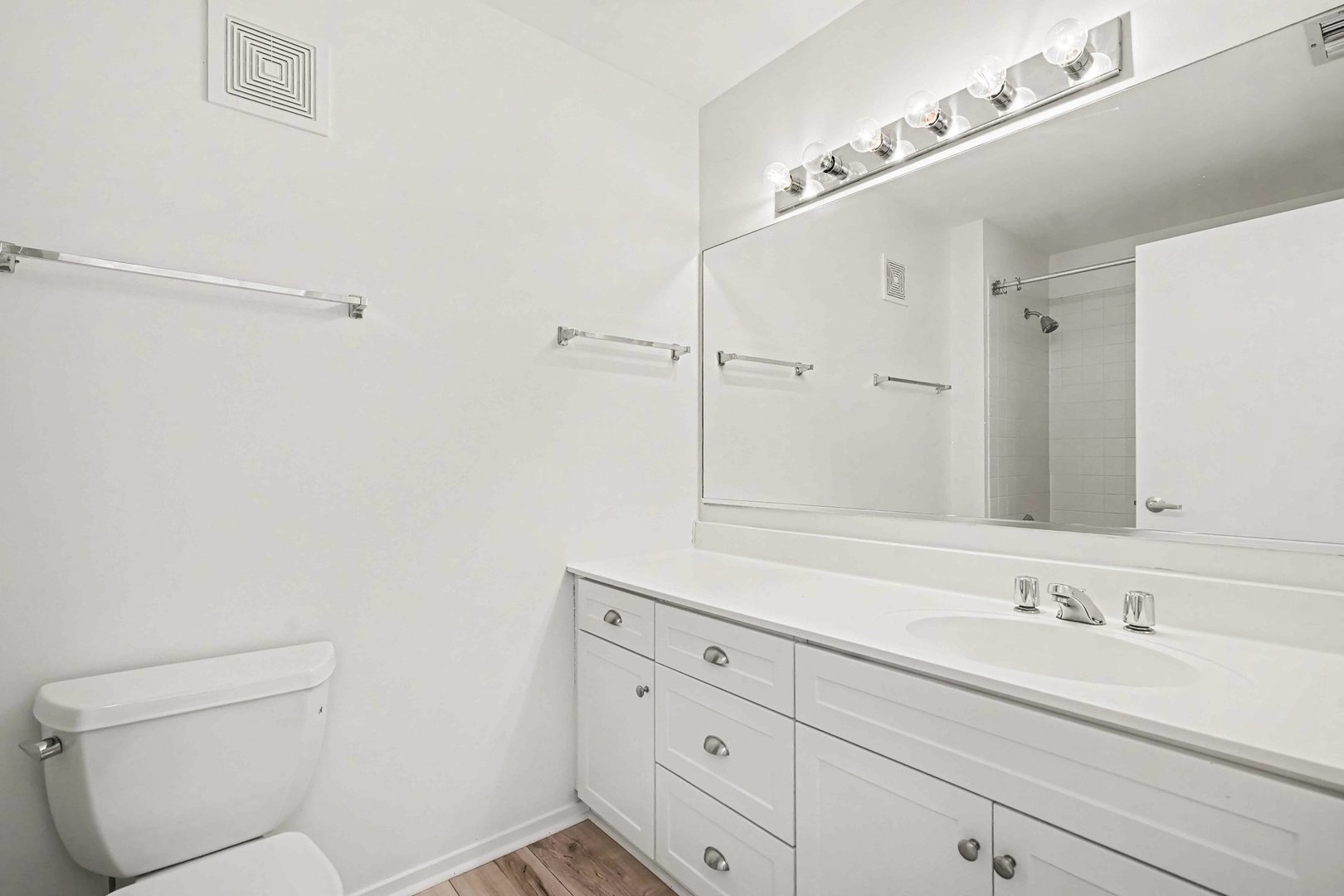 524 Milford Road Deerfield, IL 60015 - Photo 19 of 28 Gallery Image 19