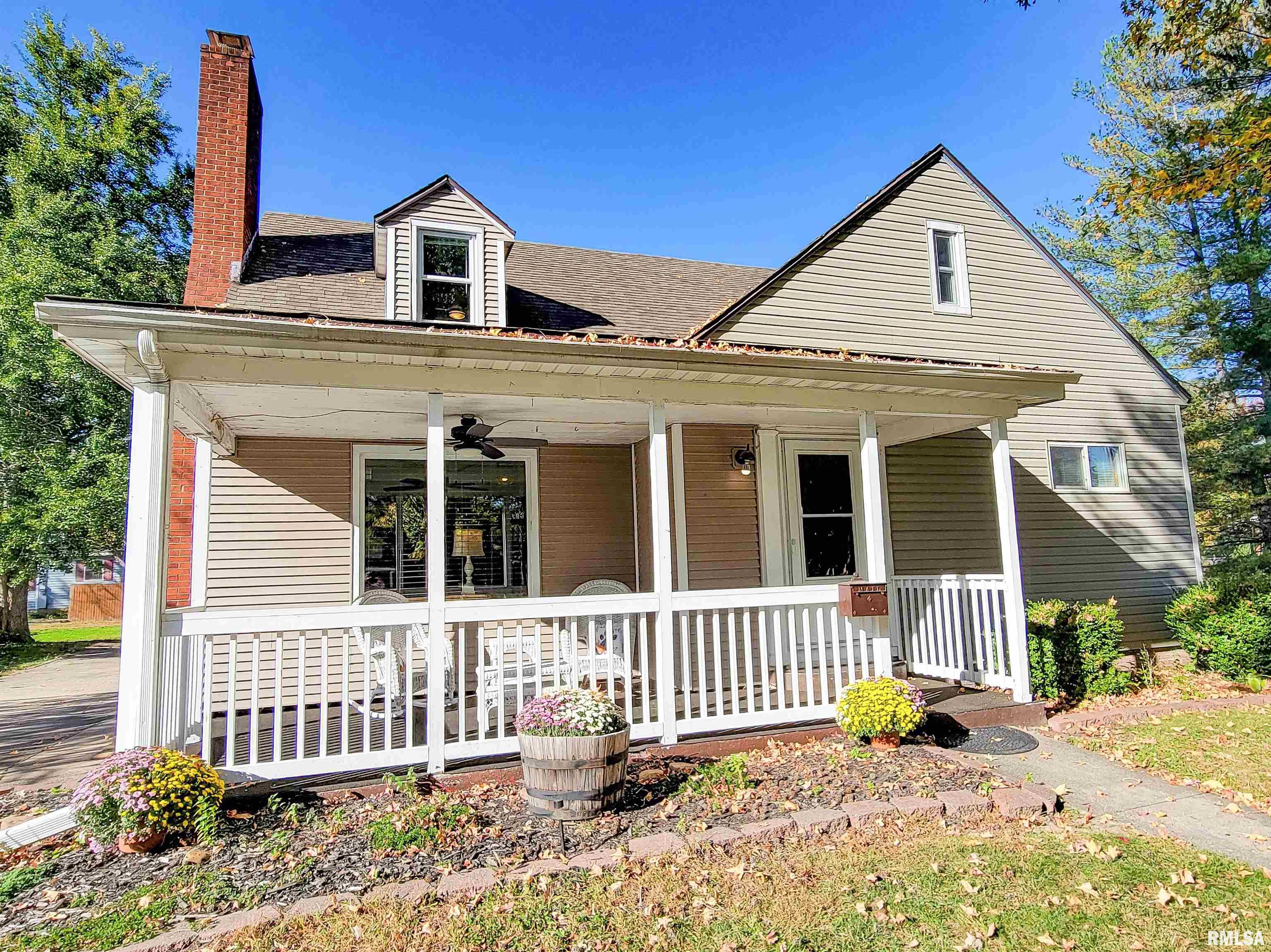 327 East 7th Street Flora, IL 62839 - Photo 1 of 72 Gallery Image 1