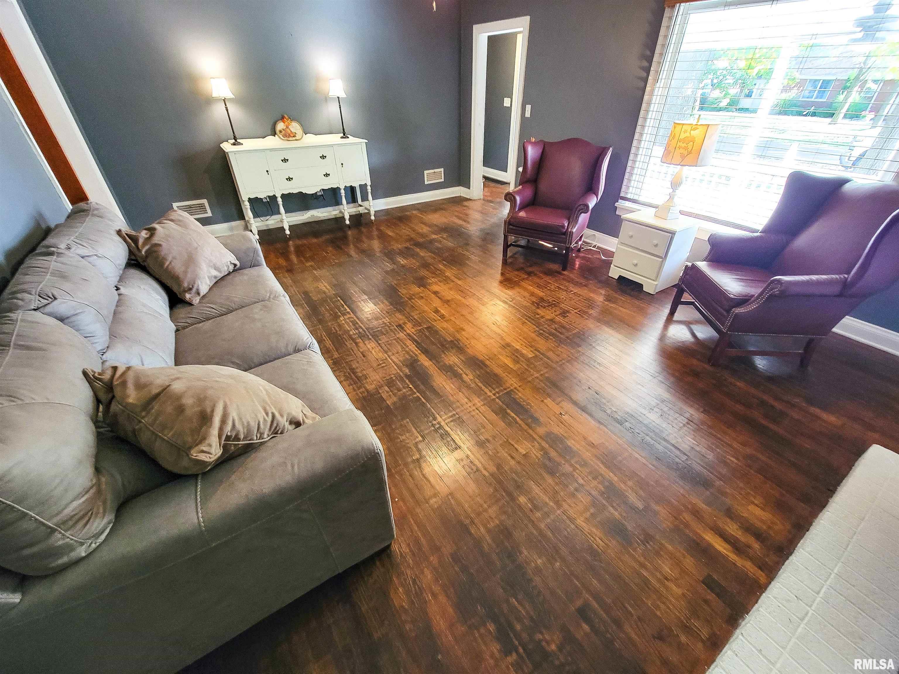 327 East 7th Street Flora, IL 62839 - Photo 13 of 72 Gallery Image 13