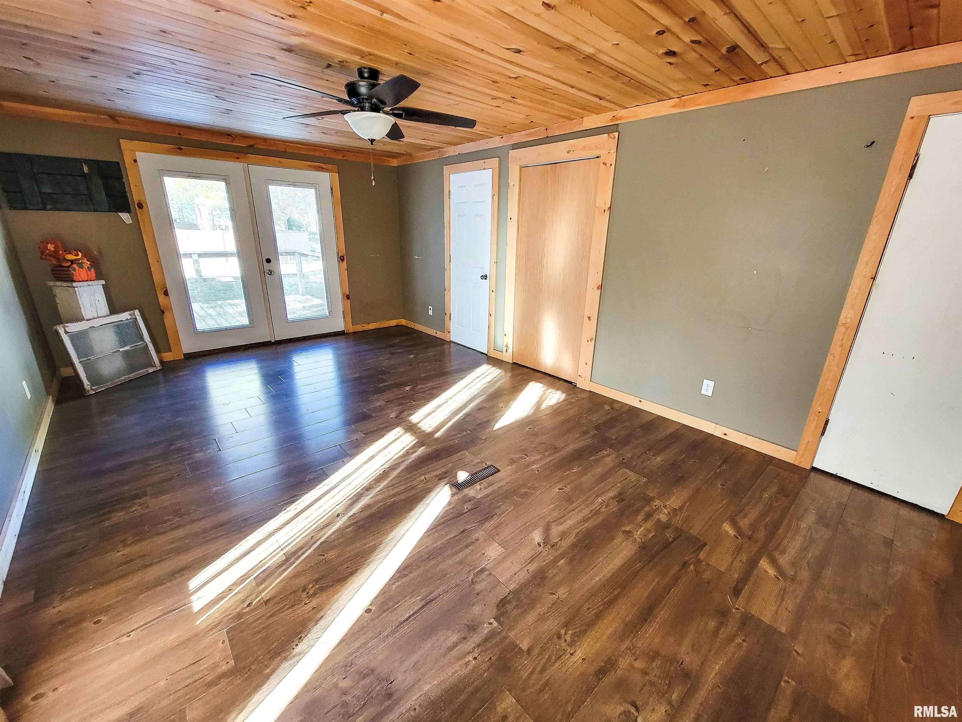 327 East 7th Street Flora, IL 62839 - Photo 20 of 72 Gallery Image 20