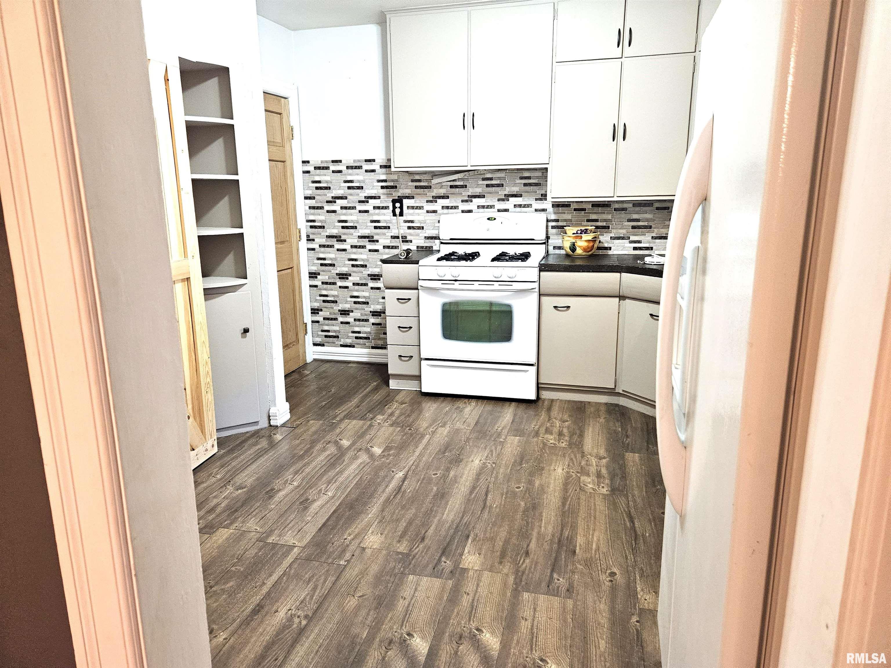 327 East 7th Street Flora, IL 62839 - Photo 21 of 72 Gallery Image 21