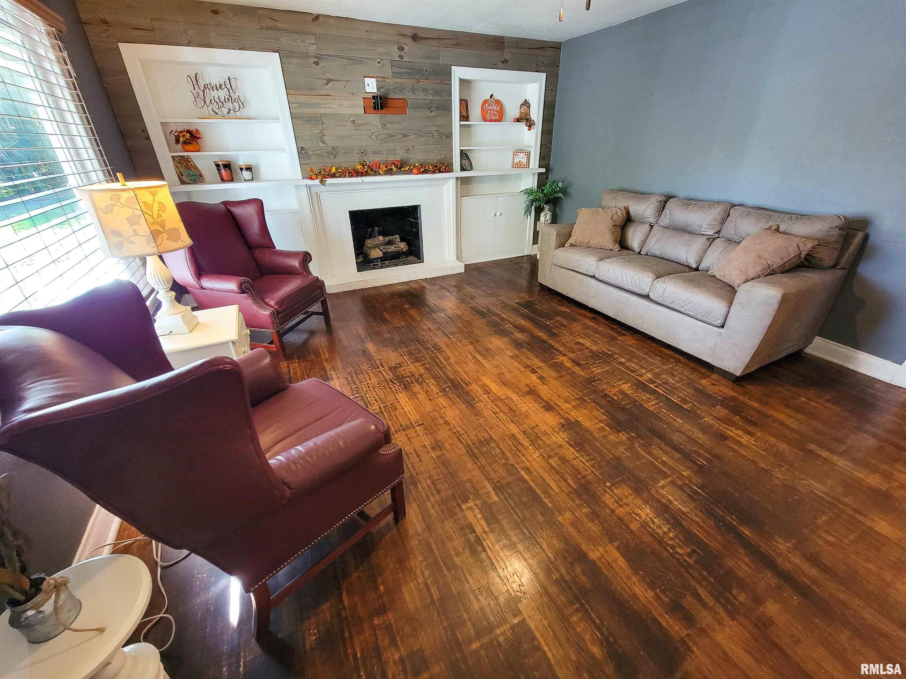 327 East 7th Street Flora, IL 62839 - Photo 3 of 72 Gallery Image 3