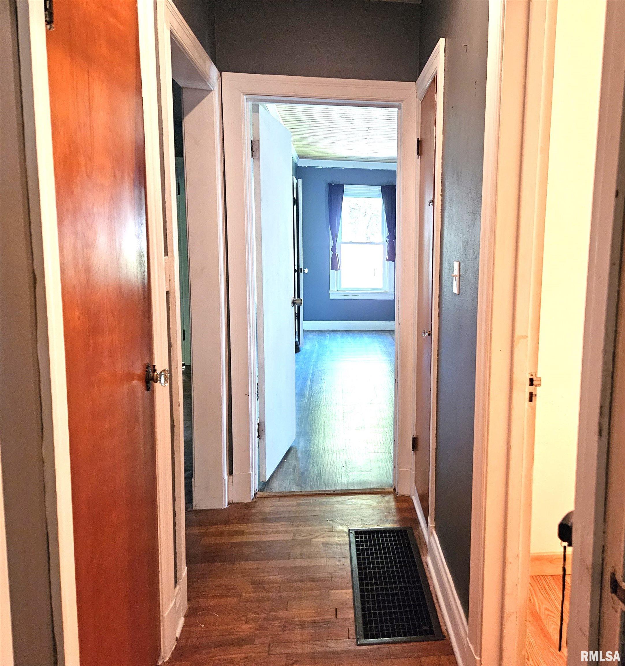 327 East 7th Street Flora, IL 62839 - Photo 37 of 72 Gallery Image 37