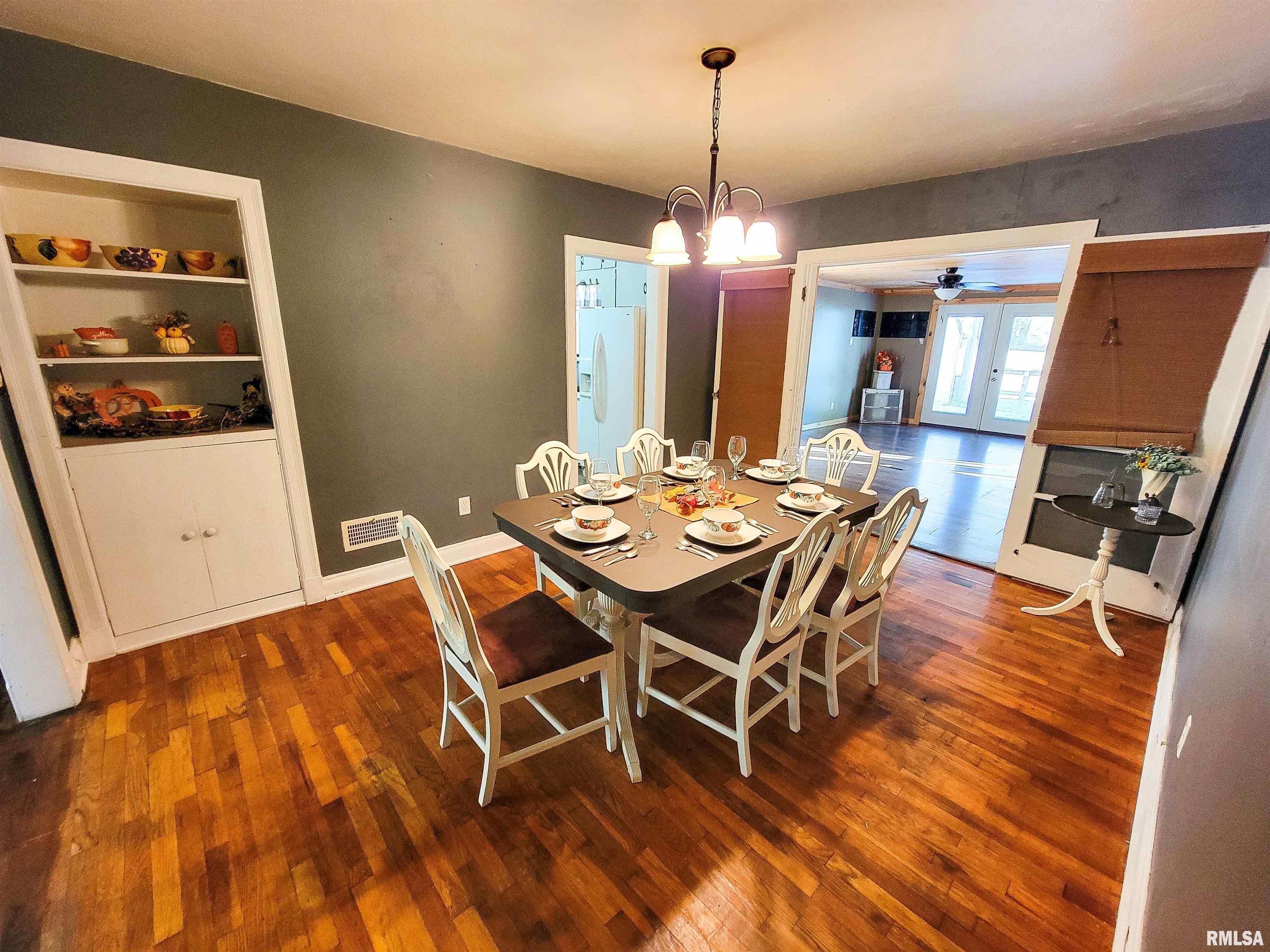 327 East 7th Street Flora, IL 62839 - Photo 4 of 72 Gallery Image 4