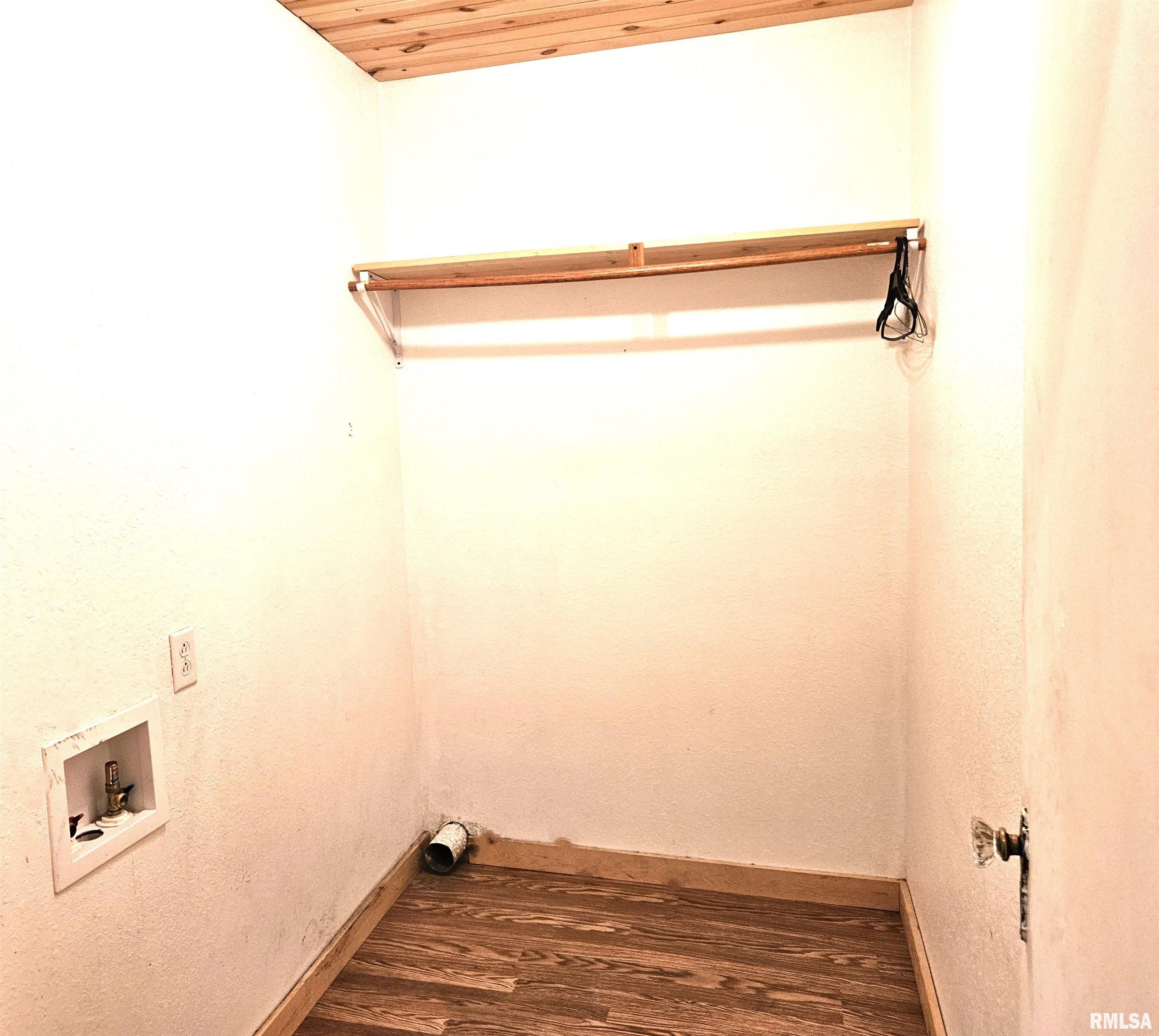 327 East 7th Street Flora, IL 62839 - Photo 41 of 72 Gallery Image 41