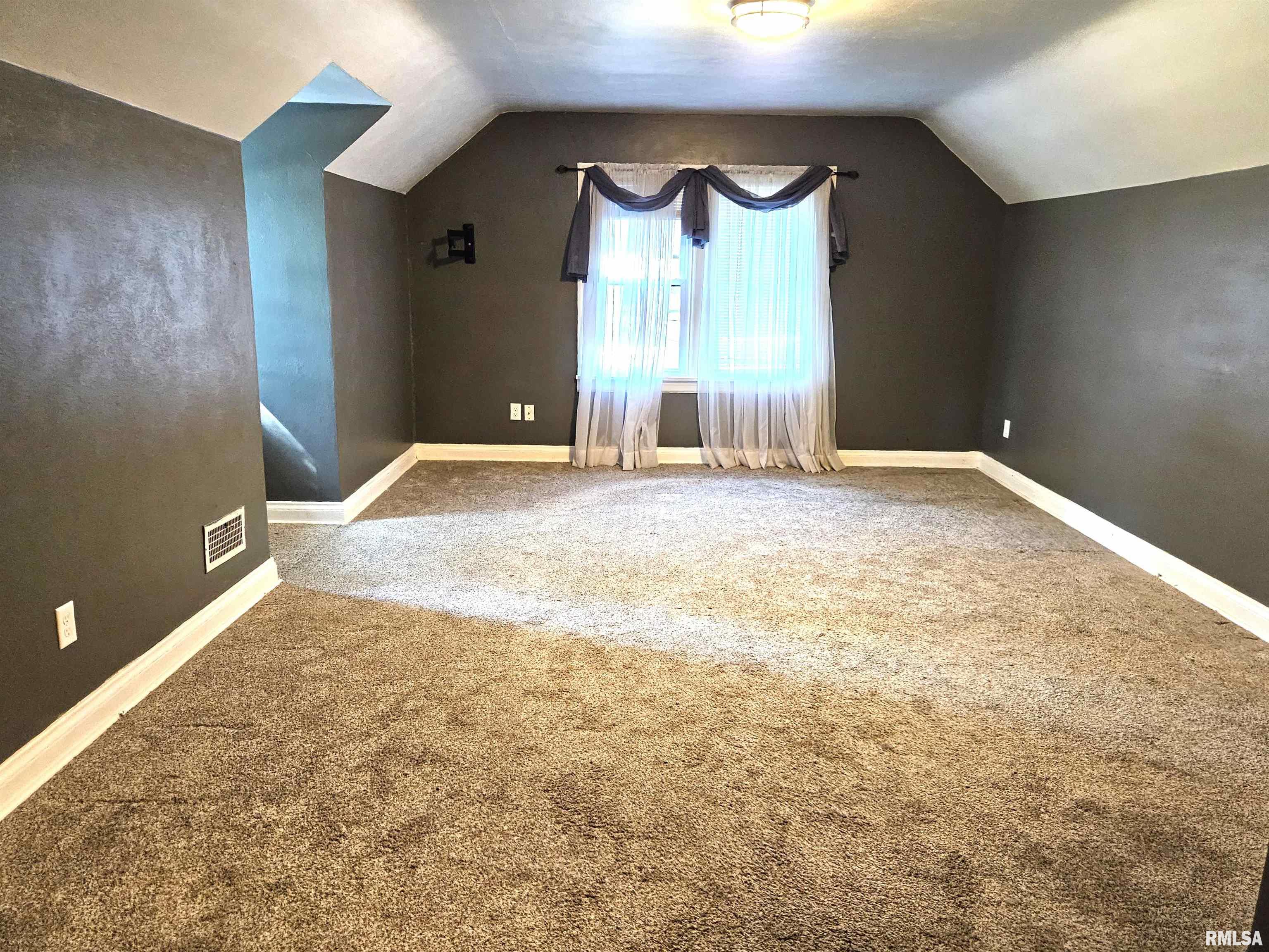 327 East 7th Street Flora, IL 62839 - Photo 45 of 72 Gallery Image 45