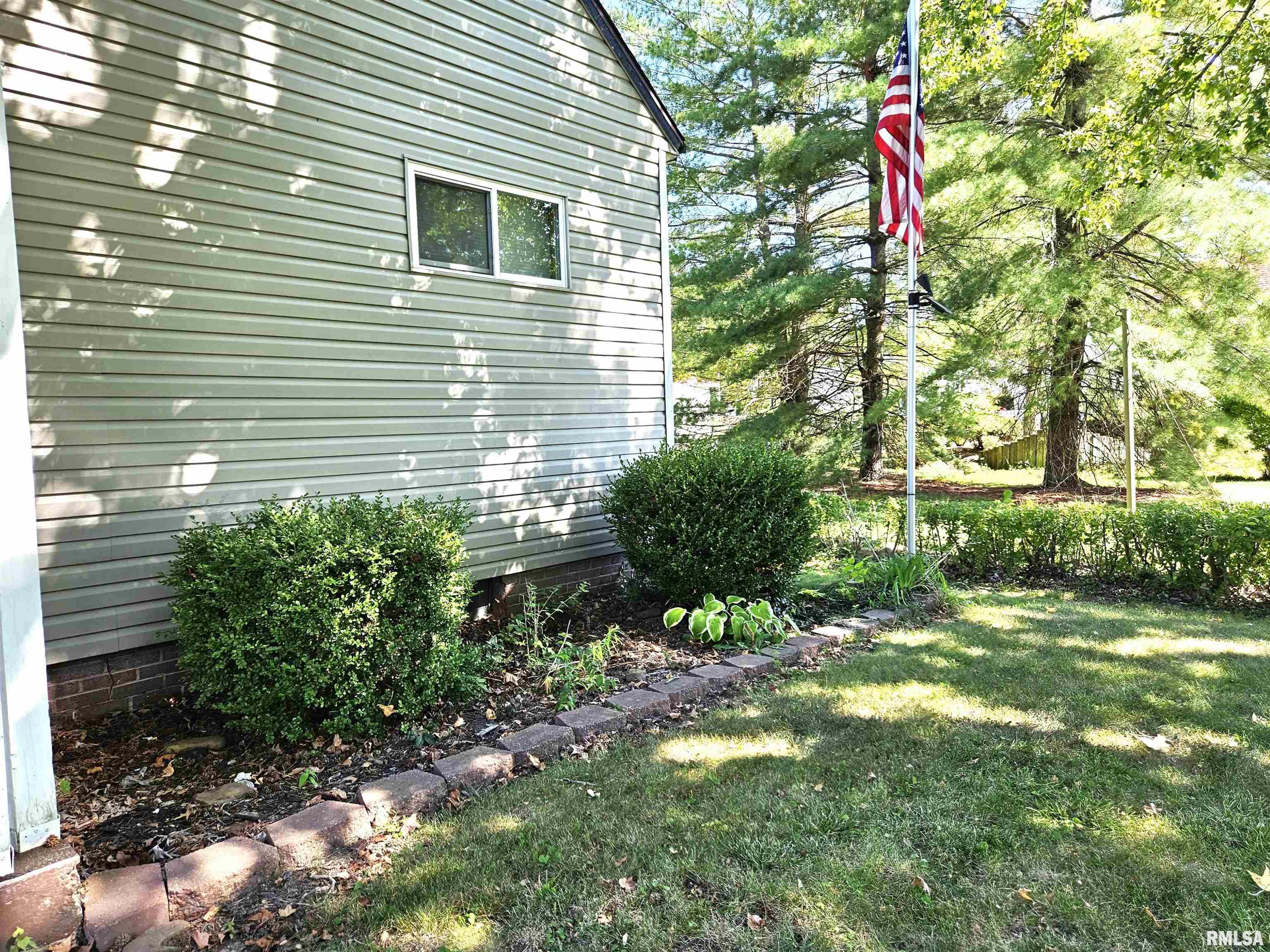 327 East 7th Street Flora, IL 62839 - Photo 68 of 72 Gallery Image 68