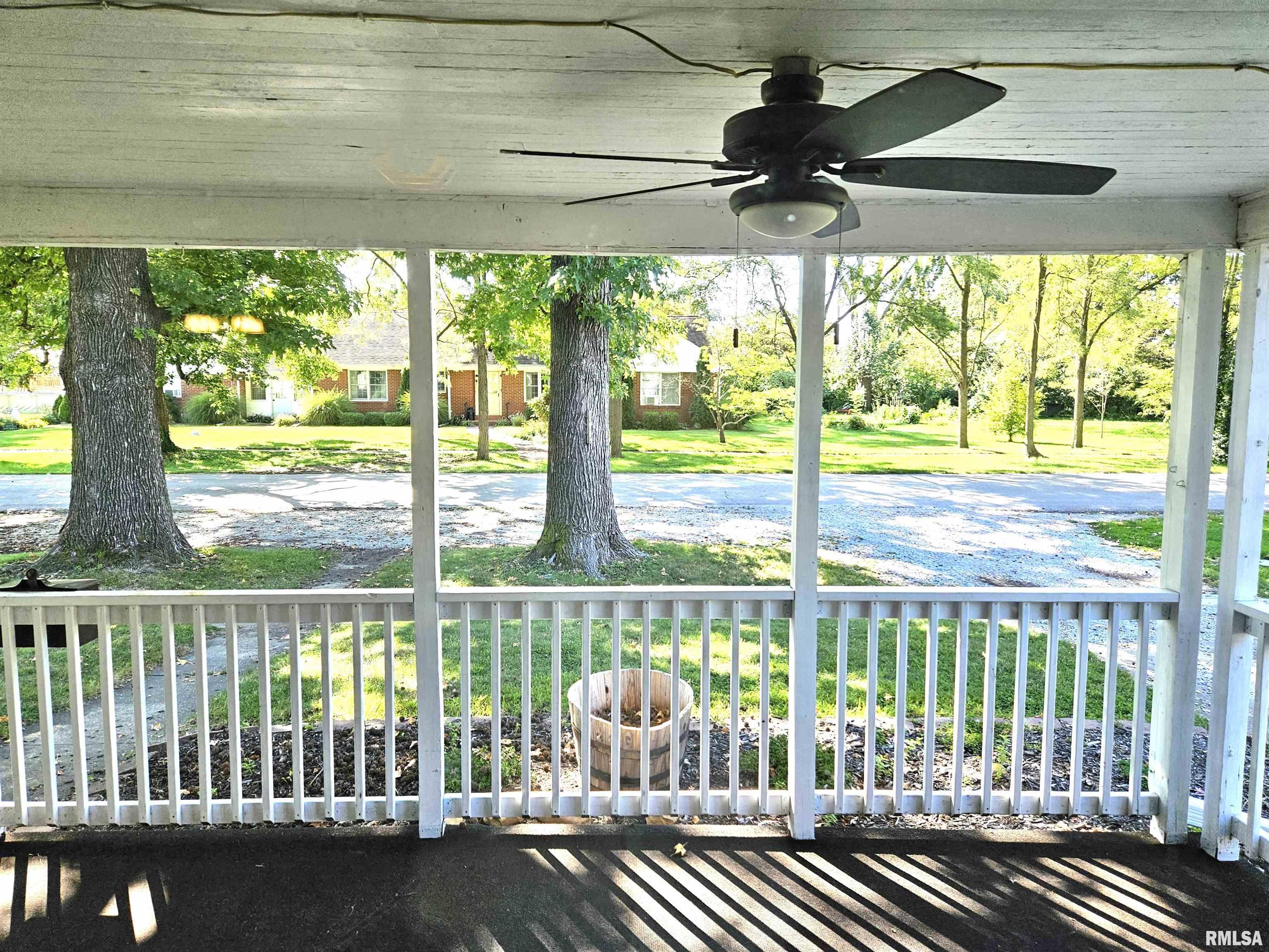 327 East 7th Street Flora, IL 62839 - Photo 8 of 72 Gallery Image 8