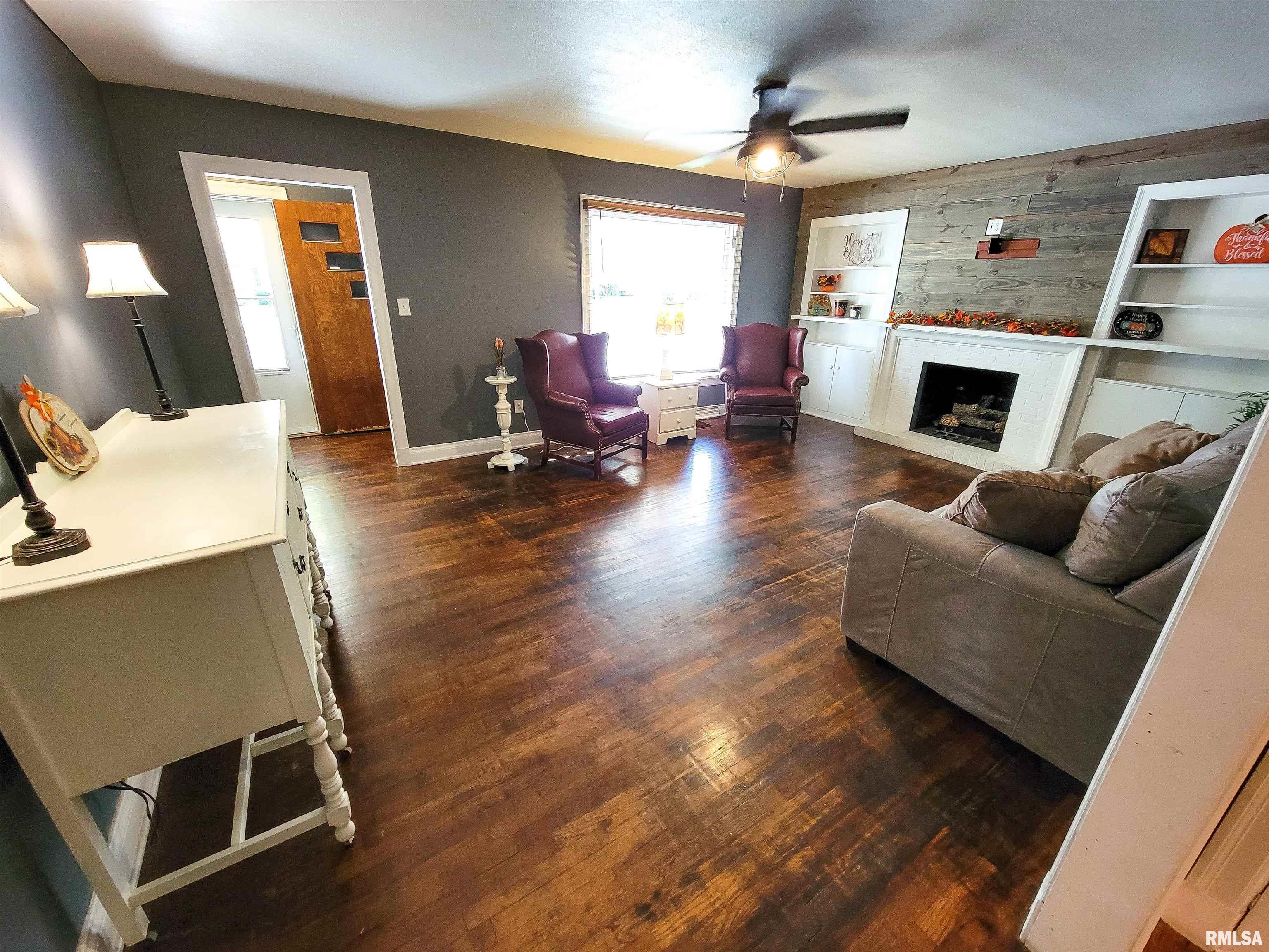 327 East 7th Street Flora, IL 62839 - Photo 9 of 72 Gallery Image 9