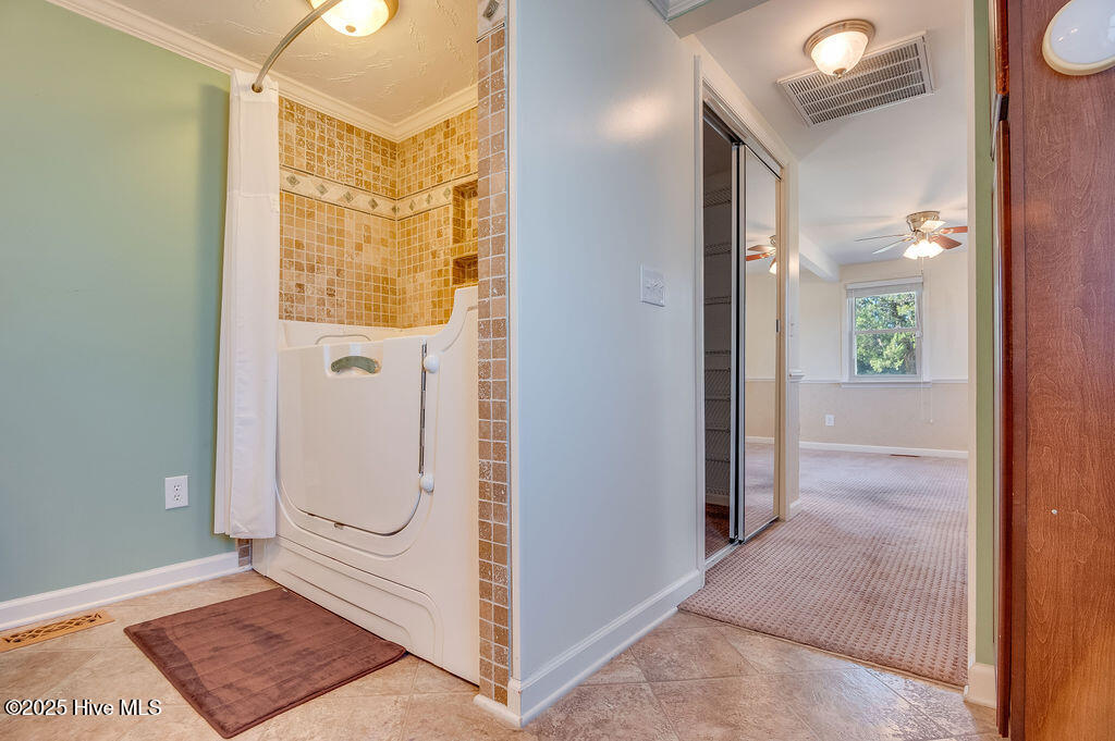 1805 Kellum Loop Road Jacksonville, NC 28546 - Photo 24 of 46 Primary Ensuite Bath