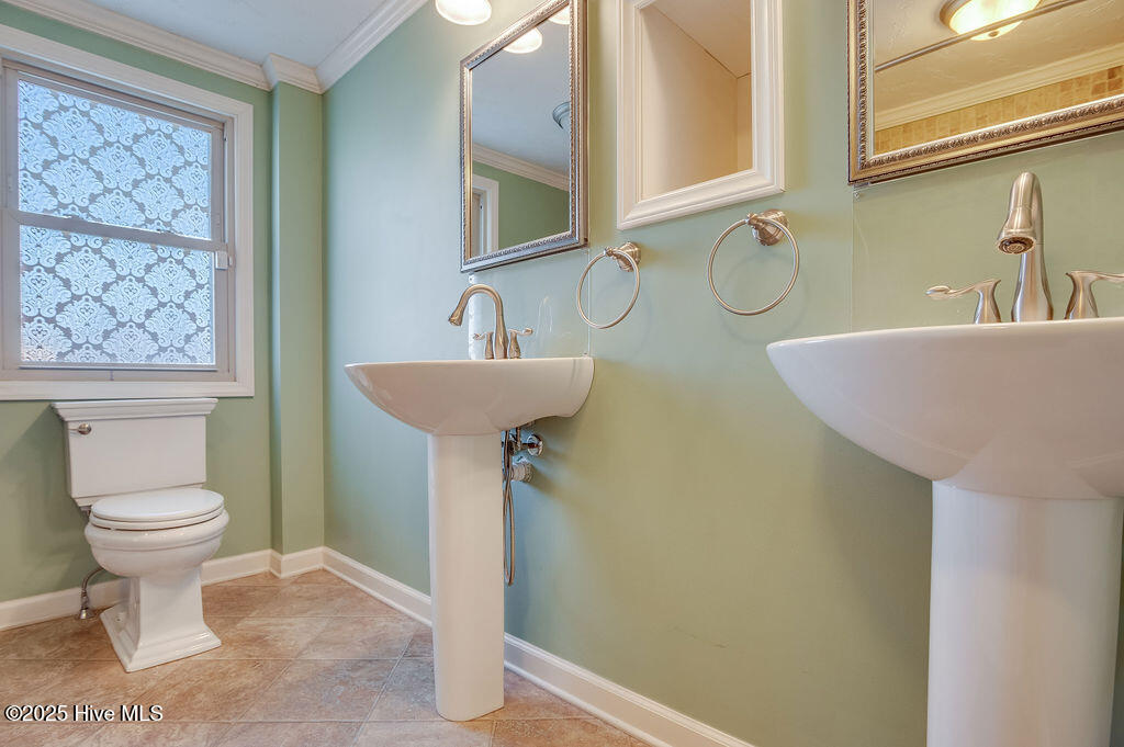 1805 Kellum Loop Road Jacksonville, NC 28546 - Photo 25 of 46 Primary Ensuite Bath