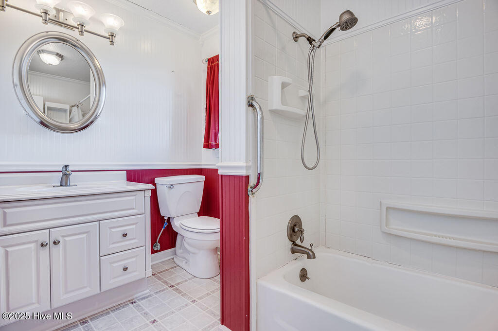 1805 Kellum Loop Road Jacksonville, NC 28546 - Photo 32 of 46 Upstairs Full Bath