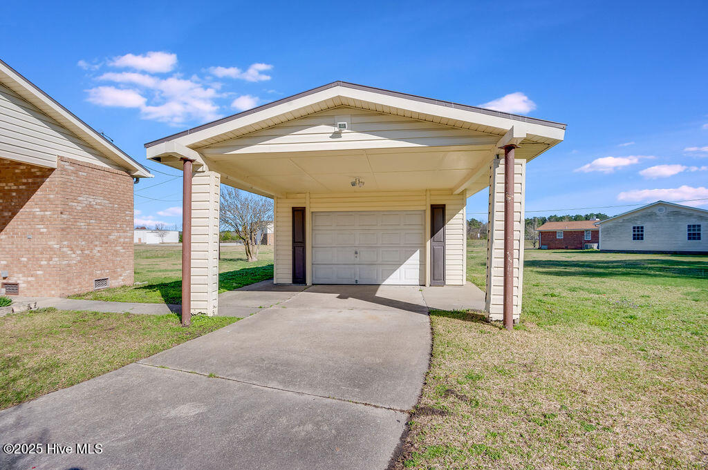 1805 Kellum Loop Road Jacksonville, NC 28546 - Photo 43 of 46 Garage/Workshop Wired