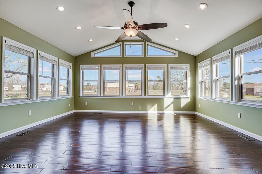 1805 Kellum Loop Road Jacksonville, NC 28546 - Photo 10 of 46 Sun Room/Flex Space