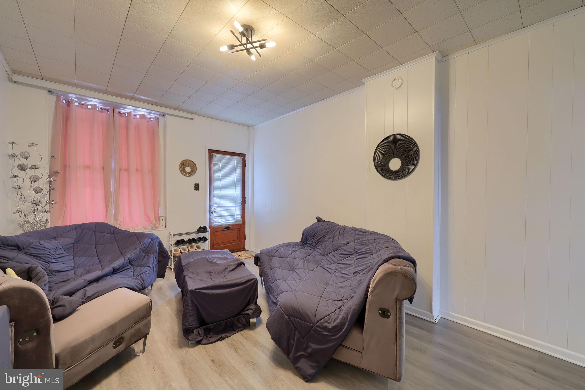 814 Master Street Reading, PA 19602 - Photo 3 of 20