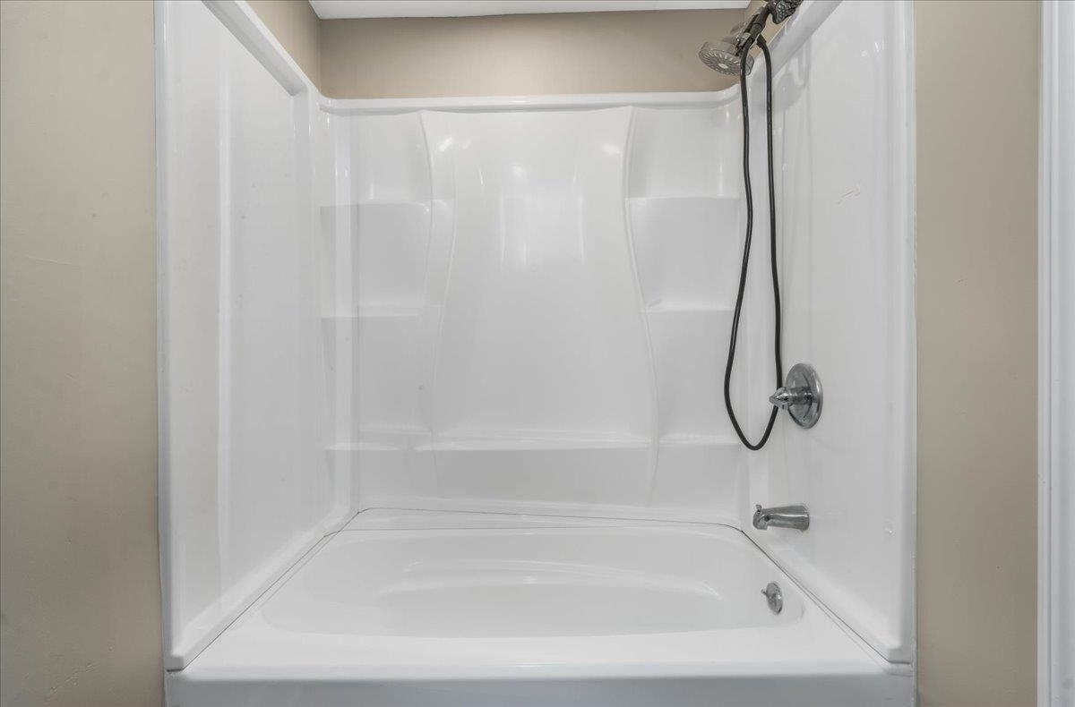 75 School Street Franklin, NH 03235 - Photo 25 of 54