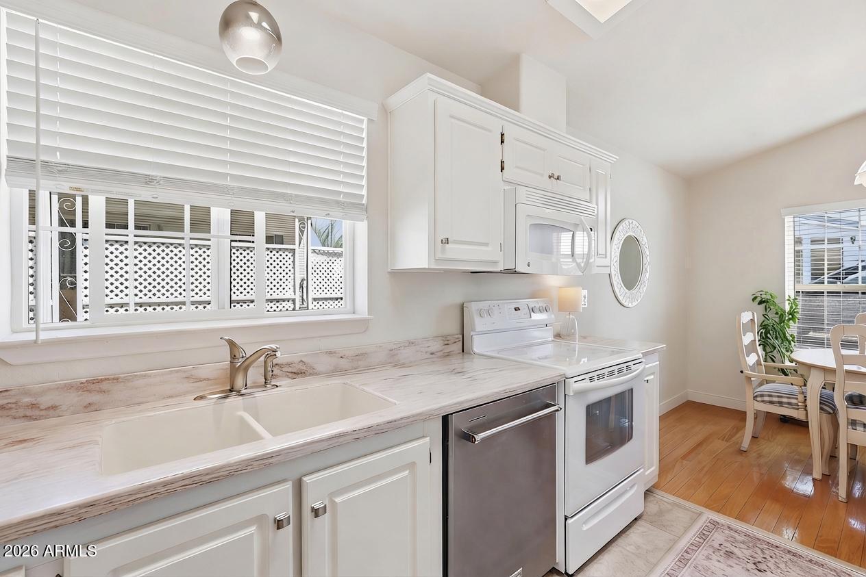 8865 East Baseline Road, Unit 443 Mesa, AZ 85209 - Photo 4 of 49 Kitchen