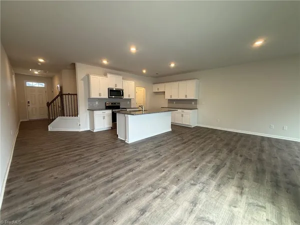 $2,295 | 1475 Amberview Lane, Kernersville, NC 27284