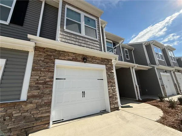 $2,295 | 1475 Amberview Lane, Kernersville, NC 27284