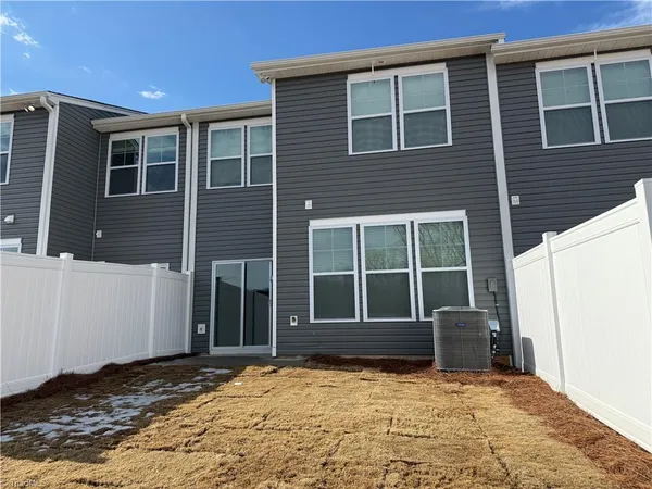 $2,295 | 1475 Amberview Lane, Kernersville, NC 27284