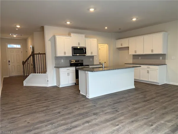 $2,295 | 1475 Amberview Lane, Kernersville, NC 27284