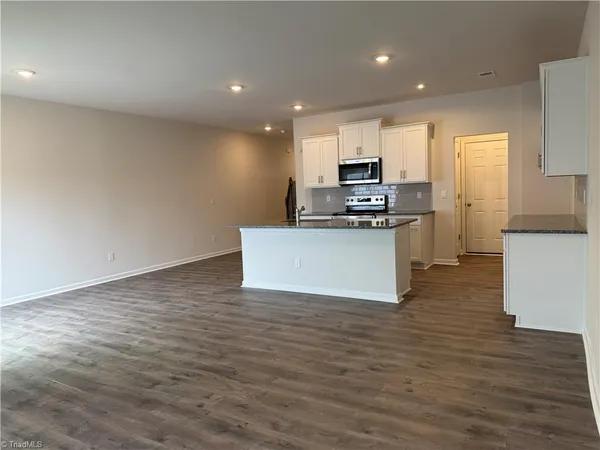 $2,295 | 1475 Amberview Lane, Kernersville, NC 27284