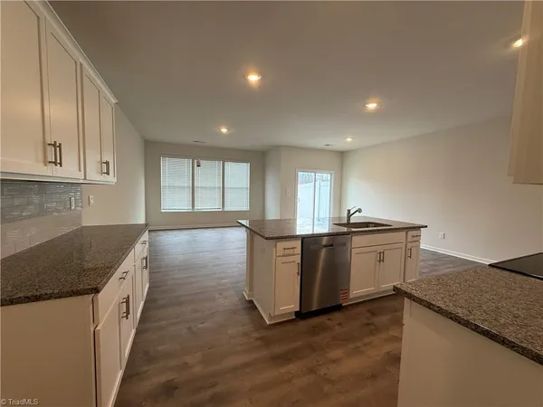 $2,295 | 1475 Amberview Lane, Kernersville, NC 27284