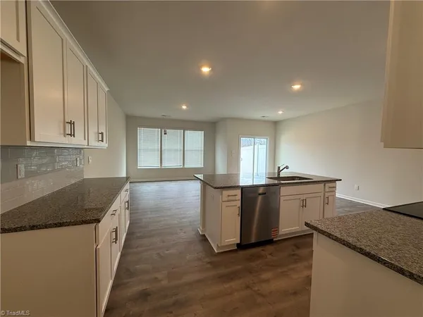 $2,295 | 1475 Amberview Lane, Kernersville, NC 27284