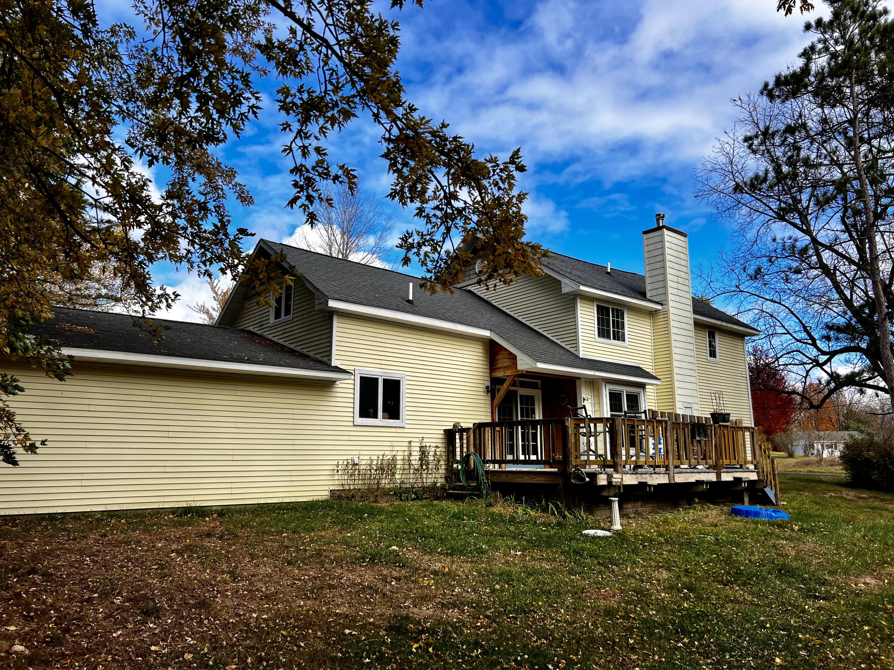 151 South Quarterline Road Ludington, MI 49431 - Photo 3 of 27 IMG_0733