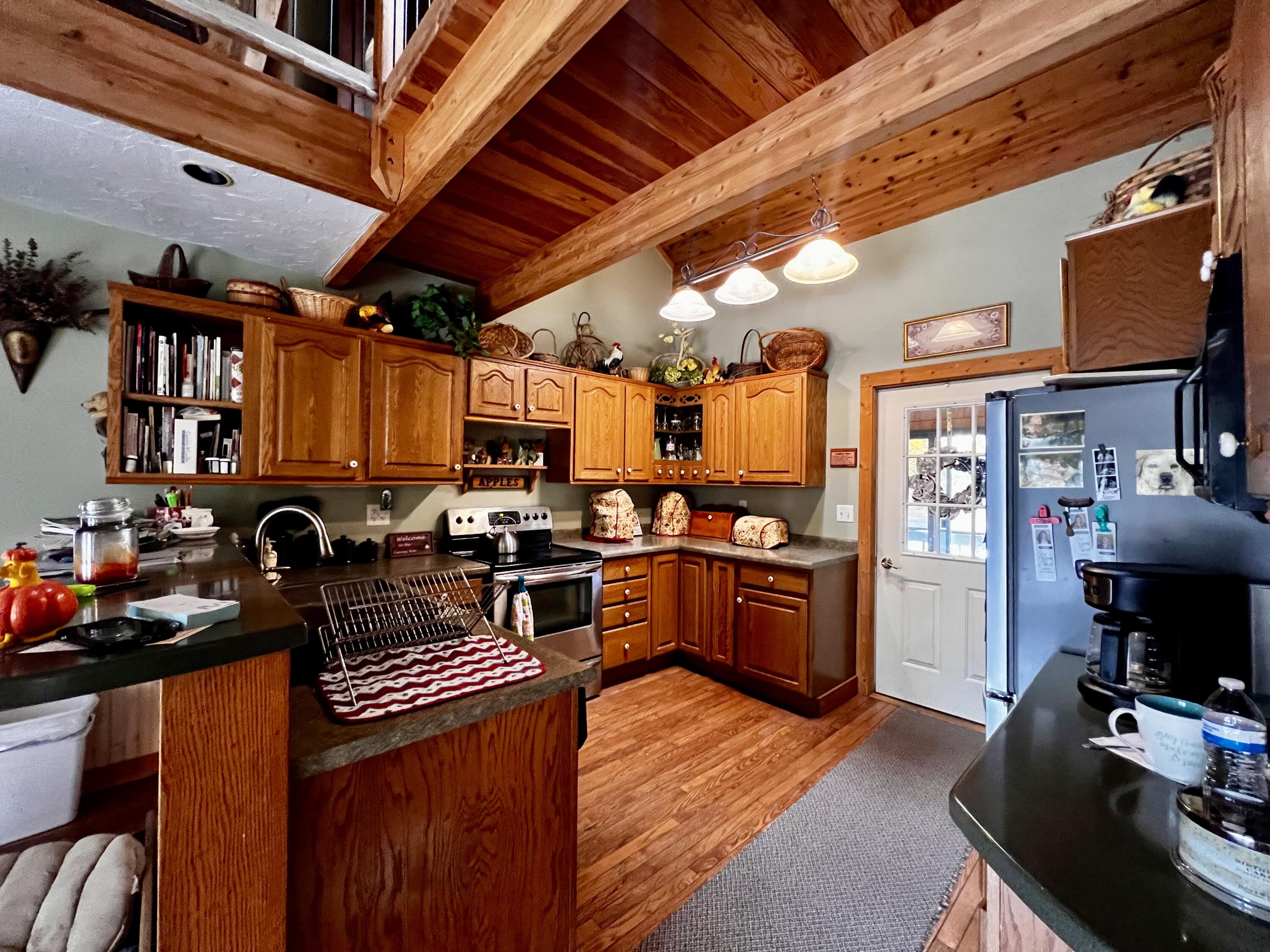 151 South Quarterline Road Ludington, MI 49431 - Photo 8 of 27 IMG_0726