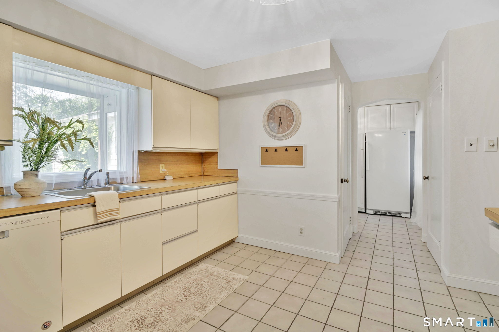 41 Sequin Road West Hartford, CT 06117 - Photo 17 of 40