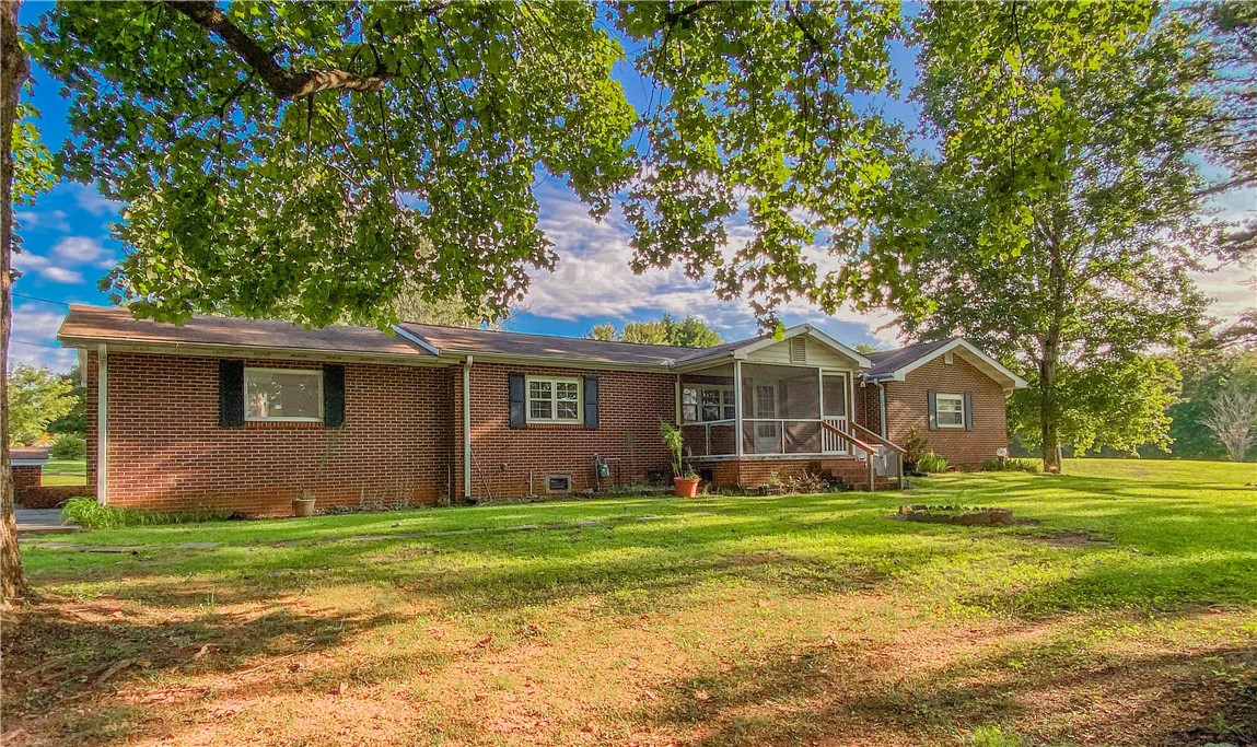 235 Crooks Road Seneca, SC 29678 - Photo 2 of 49 Gallery Image 2