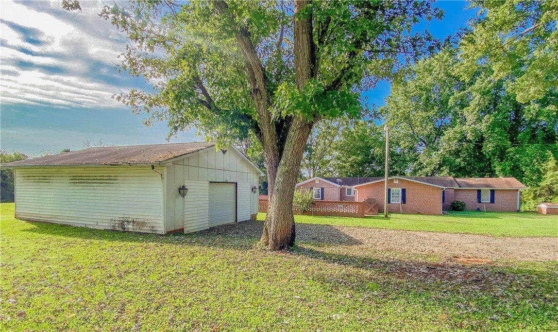 235 Crooks Road Seneca, SC 29678 - Photo 5 of 49 Gallery Image 5