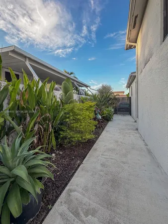 $1,175,000 | 7840 Southwest 18th Terrace, Miami, FL 33155