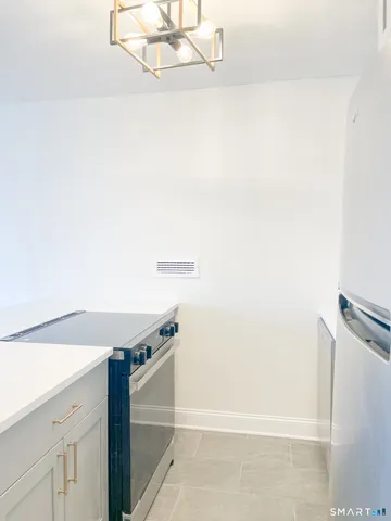 $2,600 | 87 Glenbrook Road, Unit 4G, Stamford, CT 06902