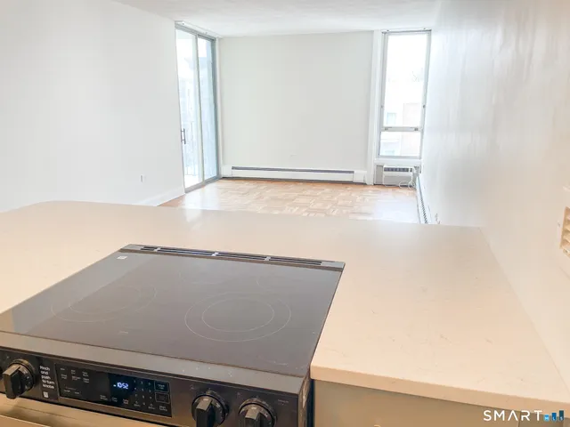 $2,600 | 87 Glenbrook Road, Unit 4G, Stamford, CT 06902