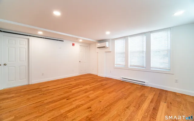 $2,600 | 1154 Poquonnock Road, Unit 2, Groton, CT 06340