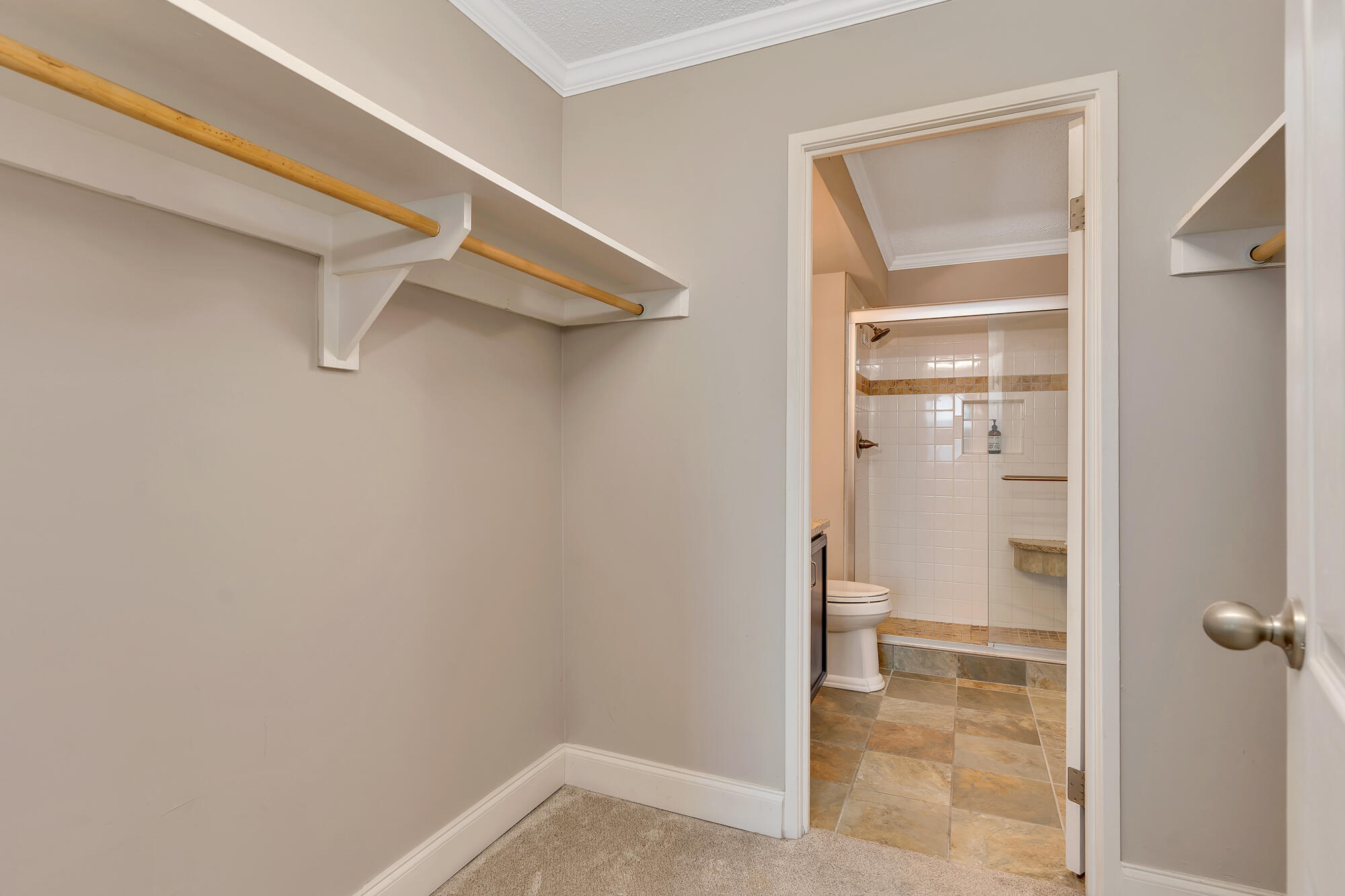 1131 Stringers Ridge Road, Unit 9C Chattanooga, TN 37405 - Photo 13 of 25 1131-Stringers-Ridge-9C-MLS-Photos-19