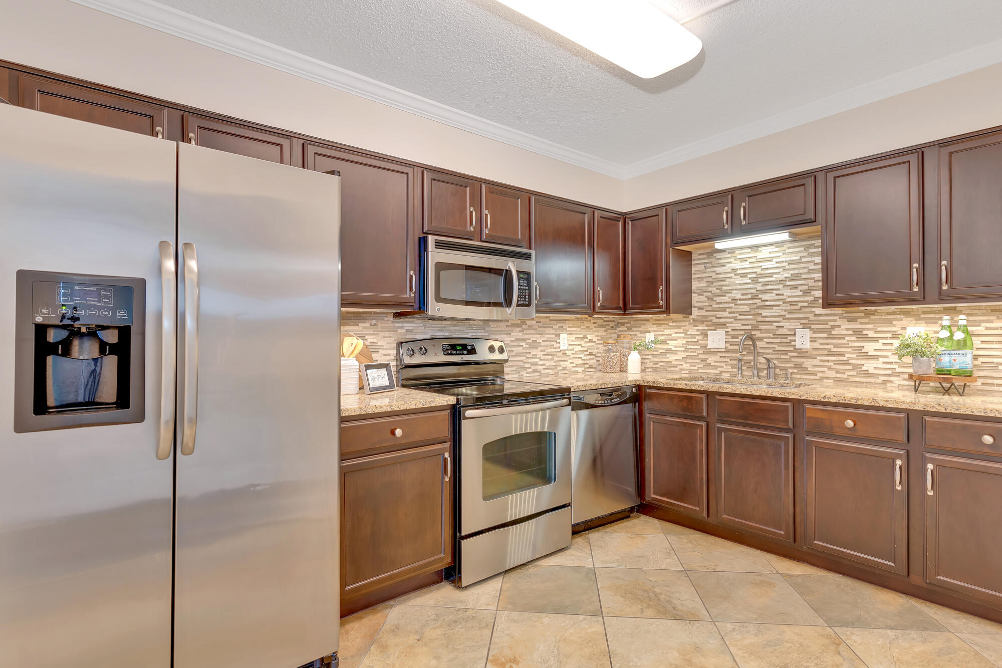 1131 Stringers Ridge Road, Unit 9C Chattanooga, TN 37405 - Photo 9 of 25 1131-Stringers-Ridge-9C-MLS-Photos-11