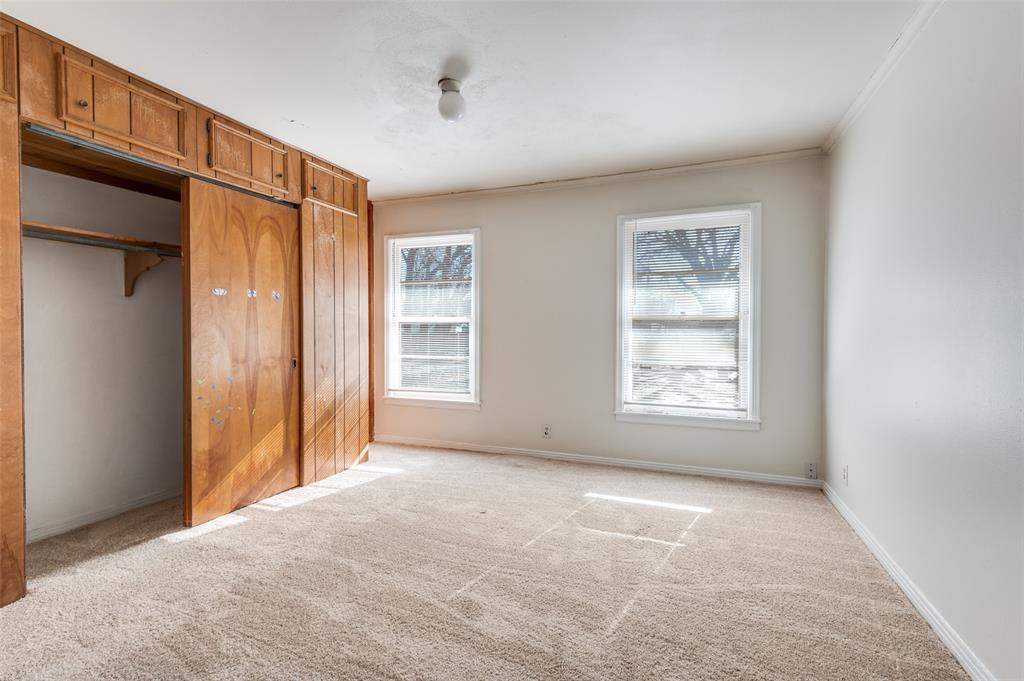 402 West Grauwyler Road Irving, TX 75061 - Photo 15 of 22 a view of an empty room with a window
