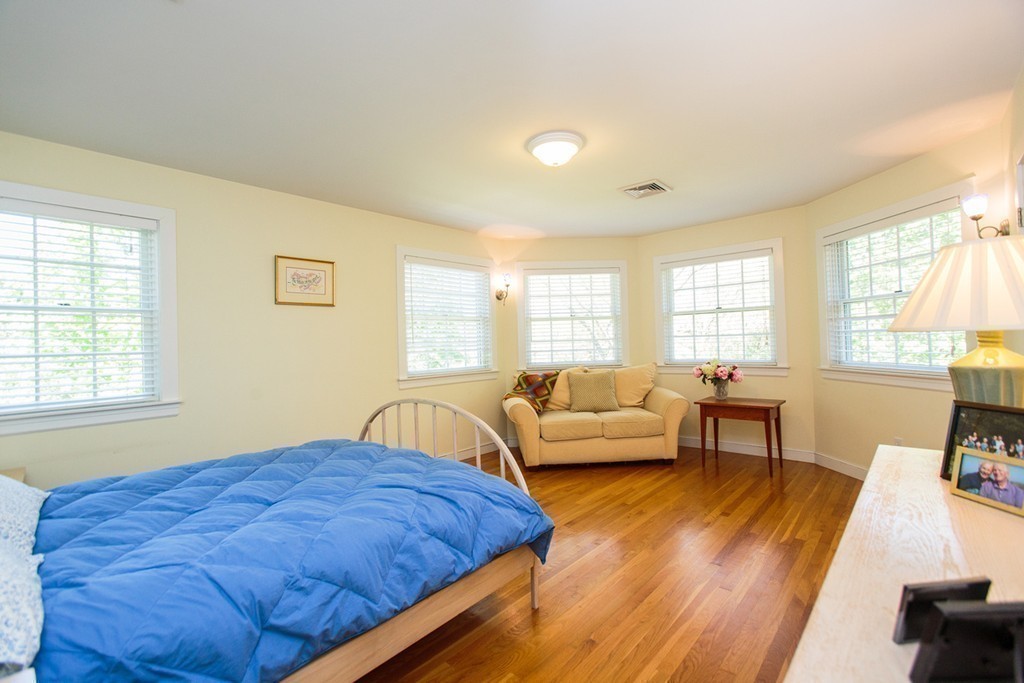 331 Conant Road Weston, MA 02493 - Photo 11 of 26