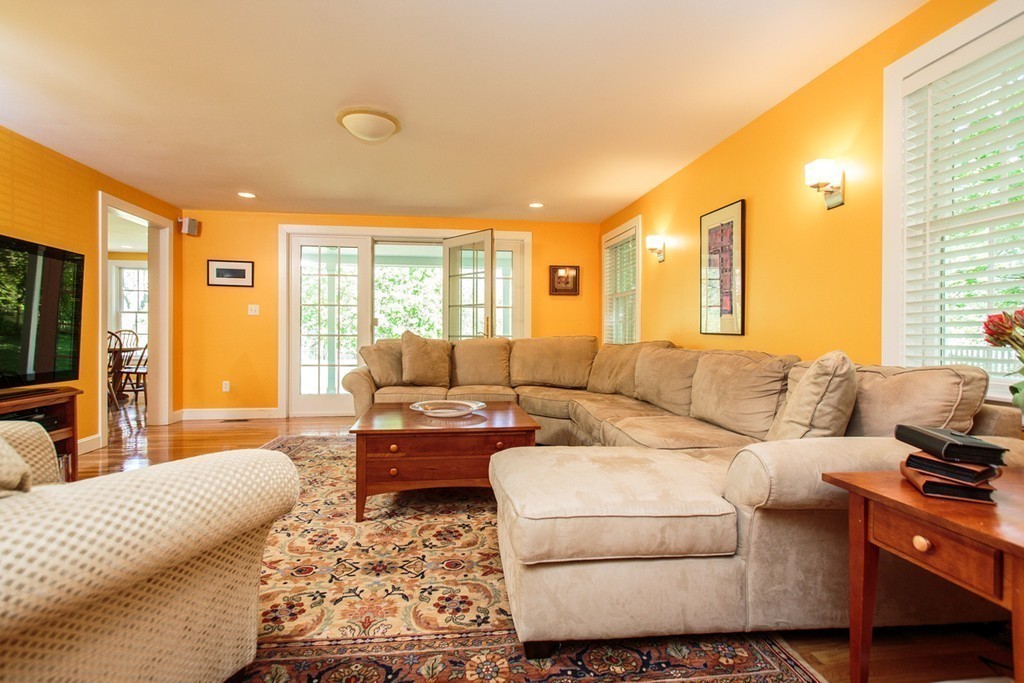 331 Conant Road Weston, MA 02493 - Photo 4 of 26