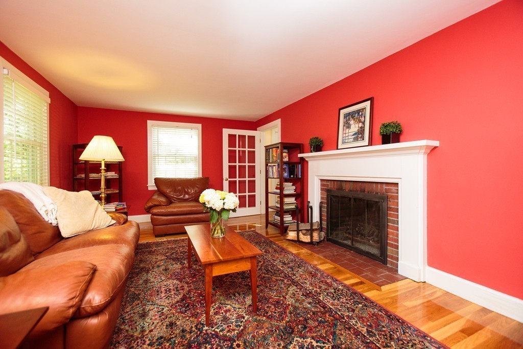 331 Conant Road Weston, MA 02493 - Photo 8 of 26