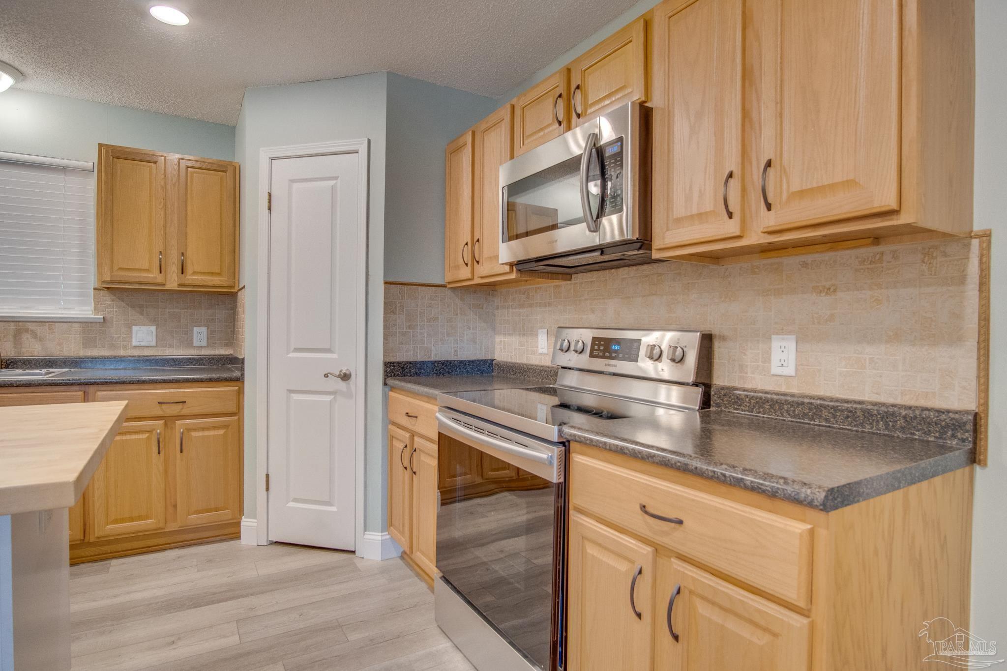 9880 Creet Circle Navarre, FL 32566 - Photo 15 of 35