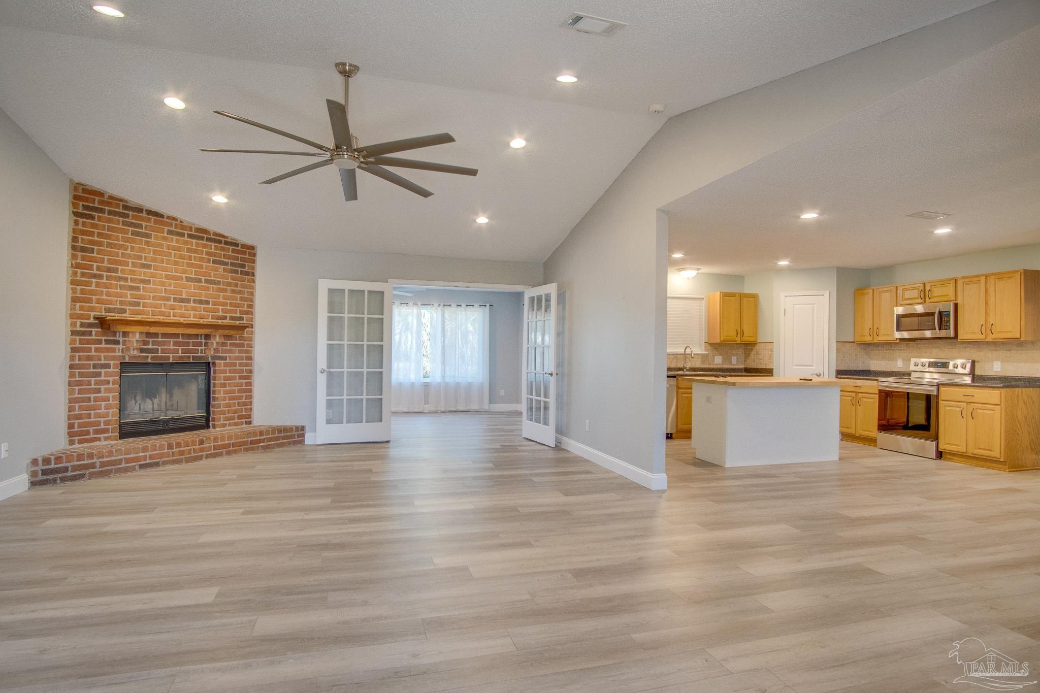 9880 Creet Circle Navarre, FL 32566 - Photo 5 of 35